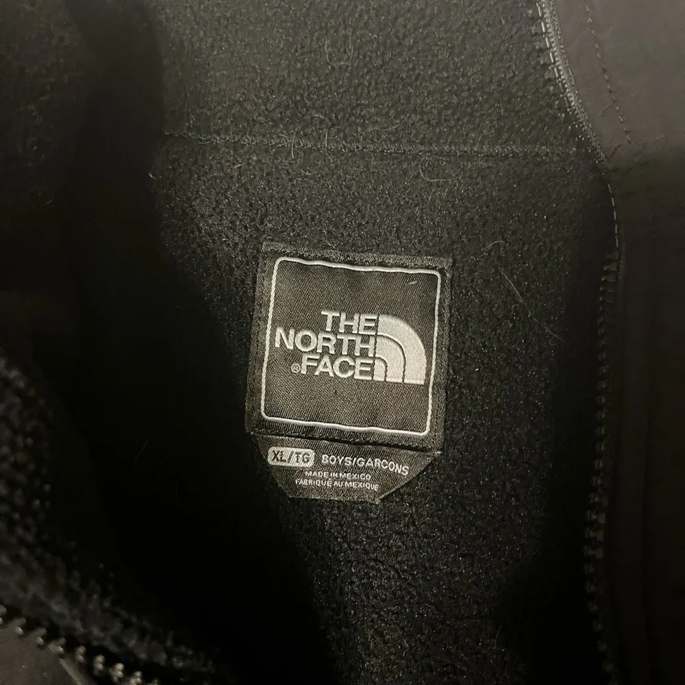 Boy’s North Face Fleece Jacket - Picture 2 of 3